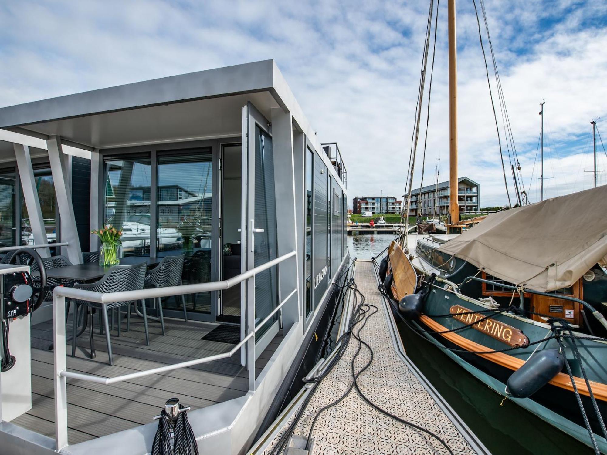 Waterlodge Blue Lagoon On A Jetty For 4 People Kamperland Esterno foto